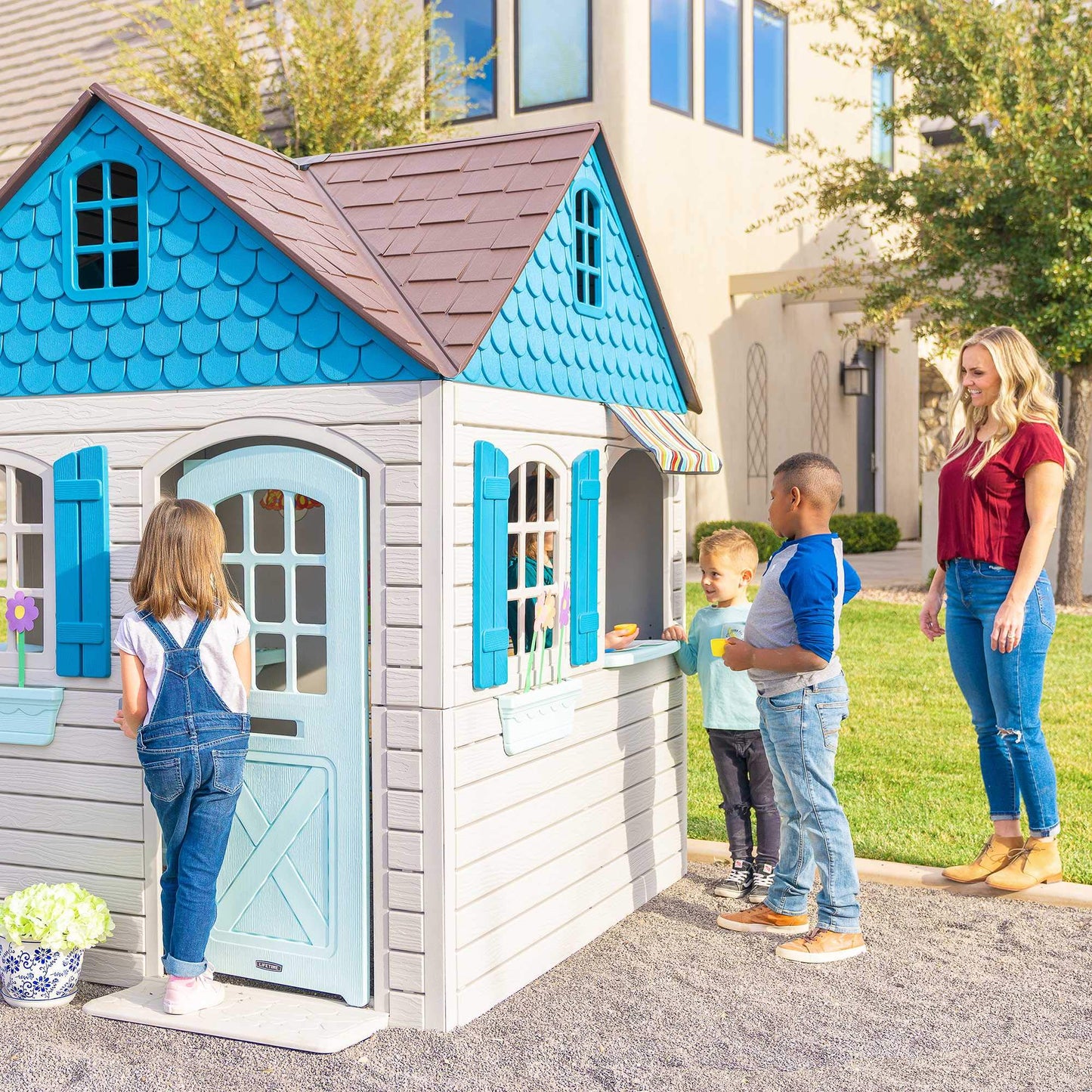 Lifetime Heavy Plastic Outdoor Playhouse